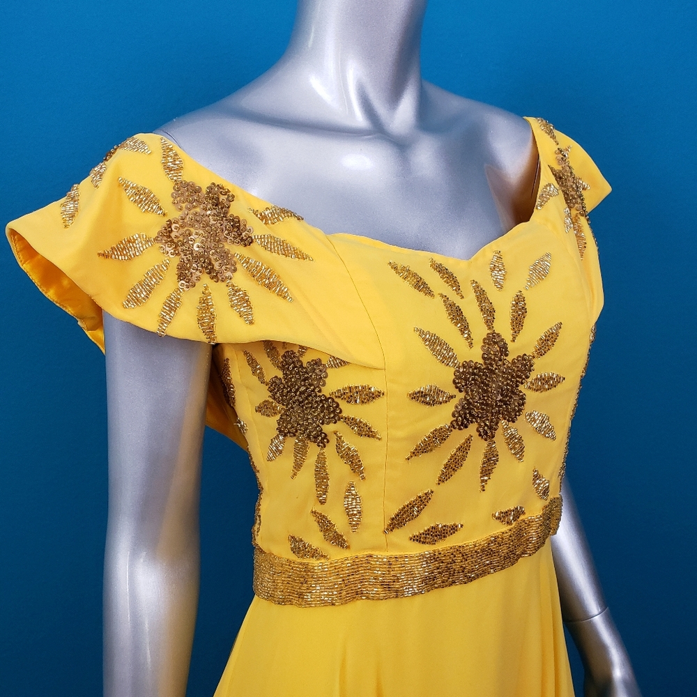 🆕️🌞 VIRGOS LOUNGE Retro Sequin Beaded Floral Dress // (NWT)